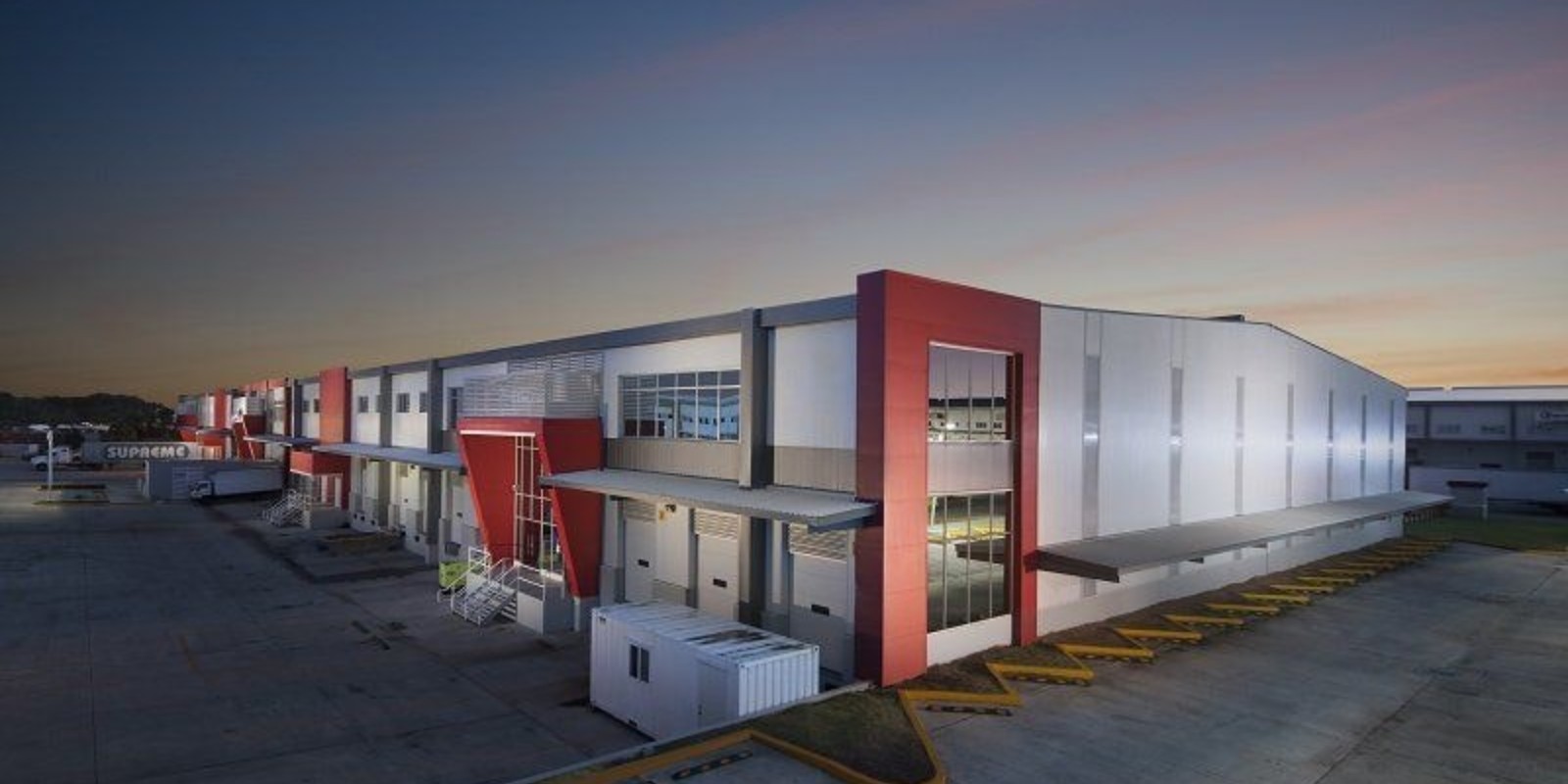 PRE FABRICATED STEEL BUILDING